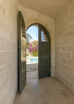 _H6A9459-HDR_550x750