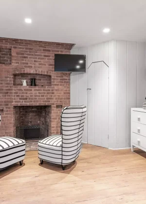 NEWYORK-APT5-BEDFORDST-WESTVILLAGE-LIVINGROOM-WPRELAIS-ORIZ