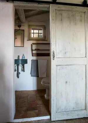 POMPANA RUSTICCHARMCASALE-TOSCANA-BATHROOM1-WPRELAIS