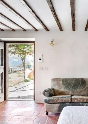 TOSCANA-VALDORCIA-BORGOVIGNALUNGA-APT1-ENTRANCE-WPRELAIS