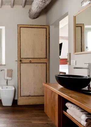 TOSCANA-VALDORCIA-VILLAVIGNALUNGA-BATHROOM1-WPRELAIS