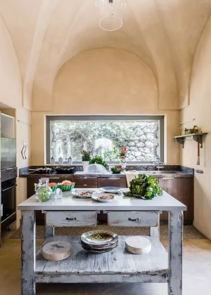 WPRELAIS-DAMMUSIPOSIDONIA-PANTELLERIA-SICILIA-KITCHEN1-ORIZ