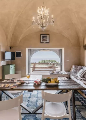 WPRELAIS-DAMMUSIPOSIDONIA-PANTELLERIA-SICILIA-LIVINGROOM-MAINVILLA-ORIZ