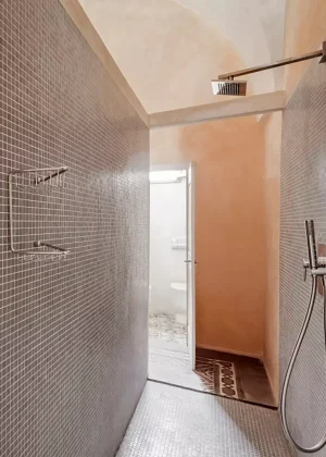 WPRELAIS- LOCANDAFIOREDIZAGARA-PUGLIA-SHOWER2