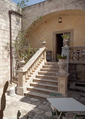 WPRELAIS- LOCANDAFIOREDIZAGARA-PUGLIA-STAIRS